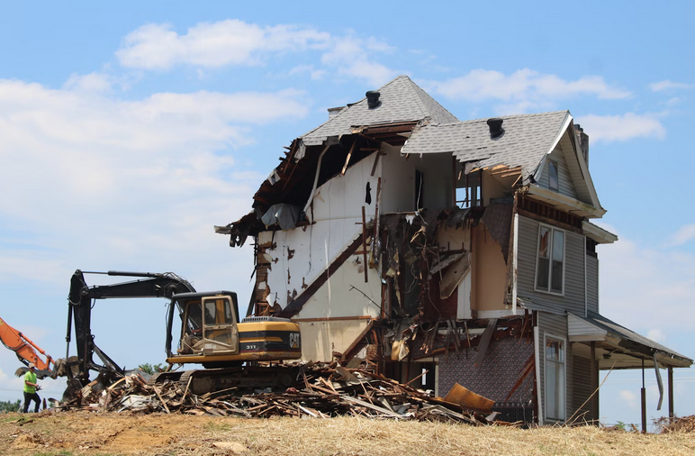 Why DIY Demolition Is a Disaster Waiting to Happen: Reasons to Call the Pros